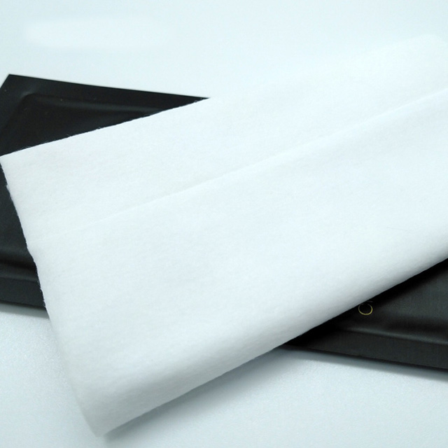 Lingettes humides non-tissées de tissu d'OEM emballées individuellement